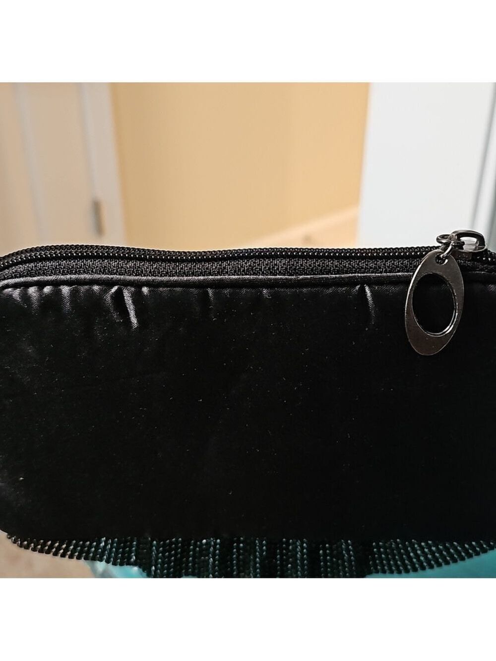 Black sequined clutch - Picture 4 of 7